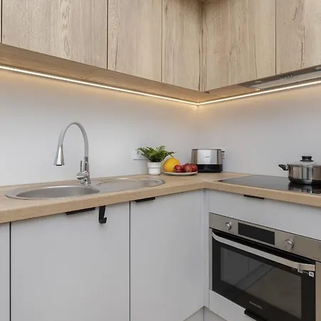 Krochmalna Center By Renters Apartment